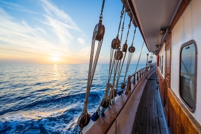 불확실한 시대, 비상금 현명하게 관리하기: 최신 금융교육 트렌드